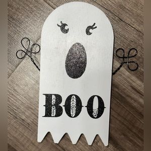 Girly Ghost Table Decor (H: 8 in.) Brand New (painted wood)